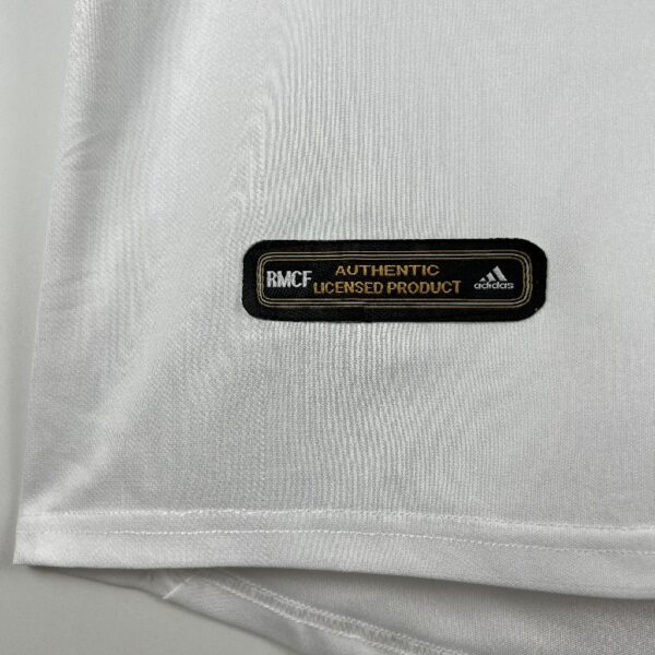 Retro Real Madrid 01/02 Home - Image 4