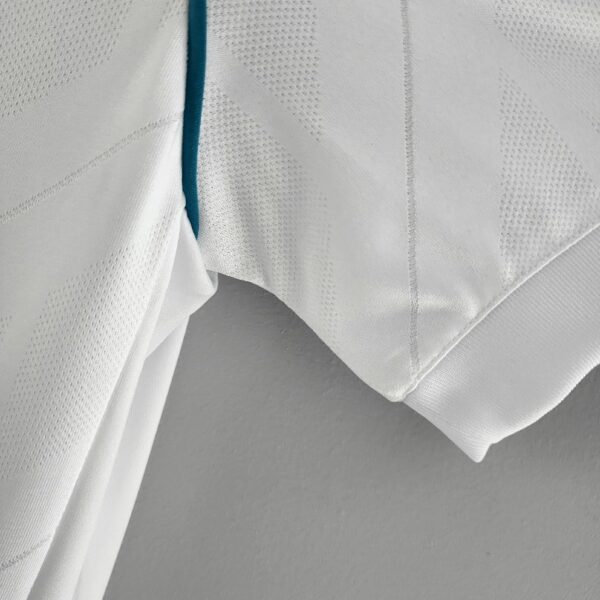 Retro 17/18 Real Madrid home - Image 7