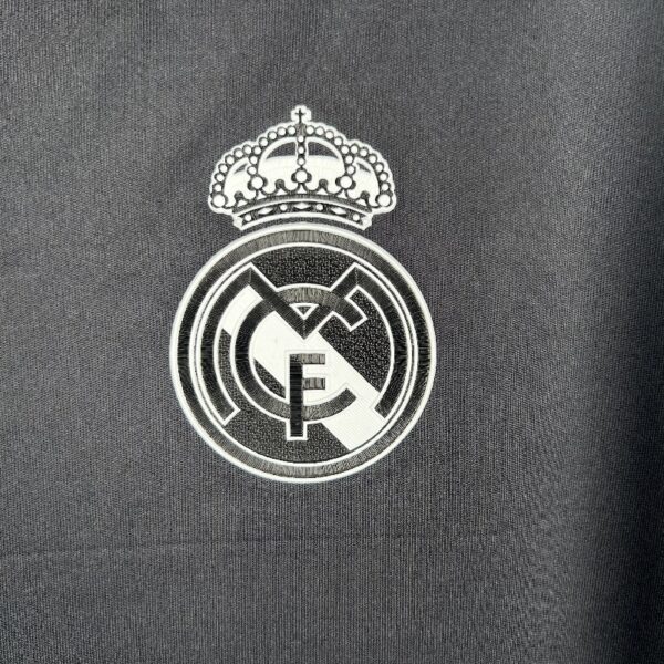 Retro Long Sleeve Real Madrid 16/17 Third Away - Image 6
