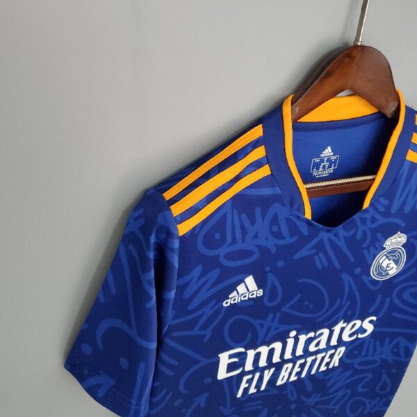 Retro 21/22 Real Madrid away - Image 5