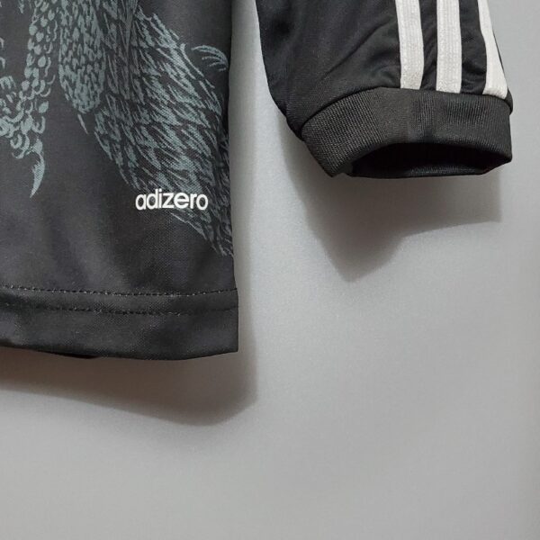 Retro Long Sleeve Real Madrid 14/15 Third Away - Image 5