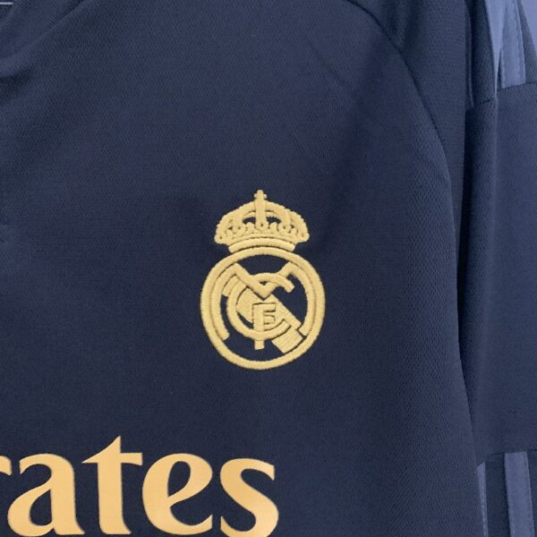 Retro 2023/24 Long sleeve Real Madrid third away - Image 4
