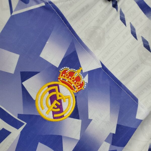 Retro Real Madrid 96/97 third away - Image 3