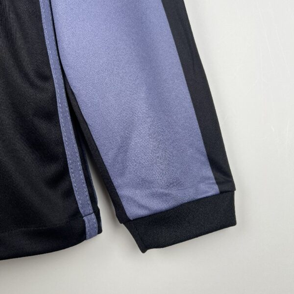Retro Long Sleeve Real Madrid 16/17 Third Away - Image 3