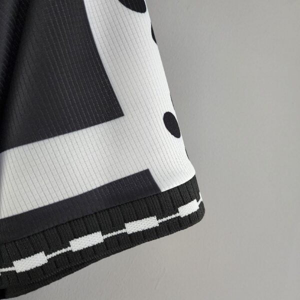 Retro Real Madrid 97/98 Third away - Image 4