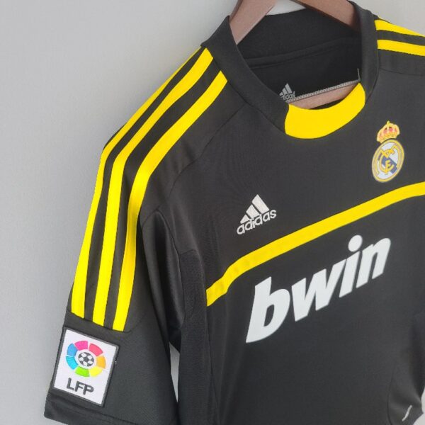 Vintage Real Madrid 11/12 Goalkeeper Black - Image 5