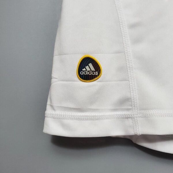 Retro Real Madrid 10/11 home - Image 6