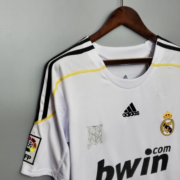Retro Real Madrid 09/10 home - Image 6