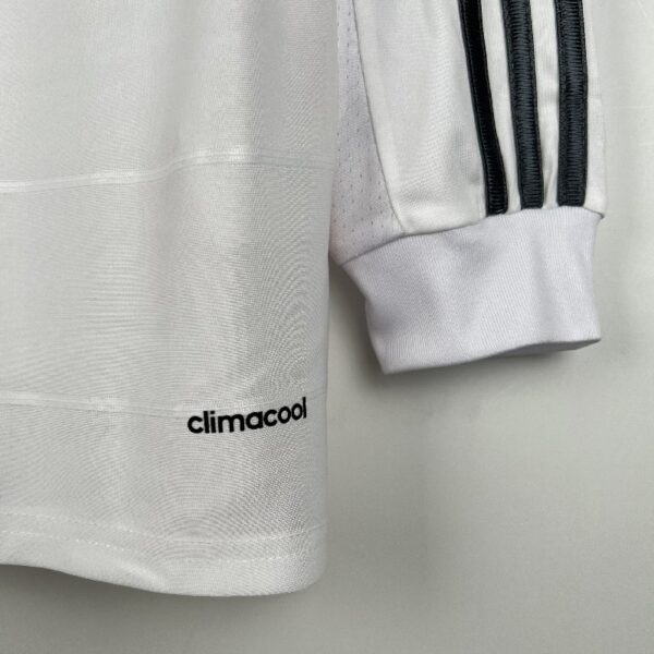 Retro Long Sleeve Real Madrid 13/14 Home - Image 3
