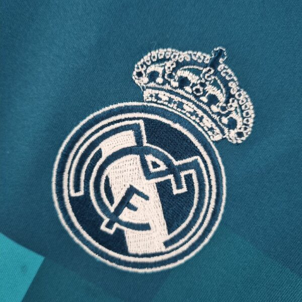 Retro Real Madrid 17/18 Third away - Image 3
