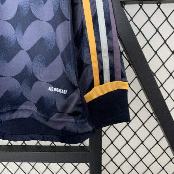 Retro 23/24 Long sleeve Real Madrid away - Image 5