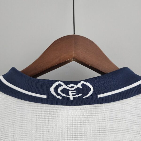 Retro Real Madrid 00/01 home - Image 7