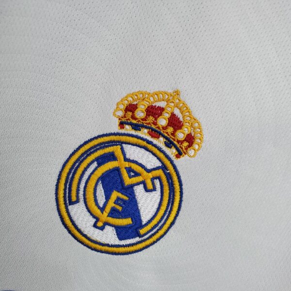 Retro 21/22 Real Madrid home - Image 3