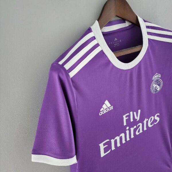 Retro Real Madrid 16/17 away - Image 5