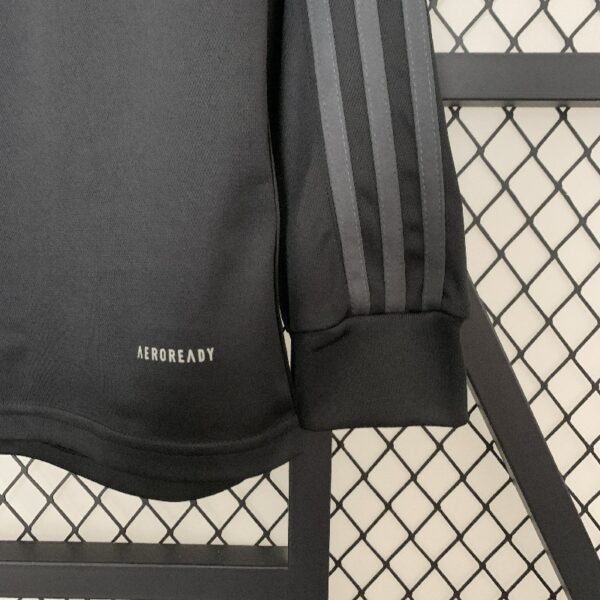 Retro 2023/24 Long sleeve Real Madrid third away - Image 5