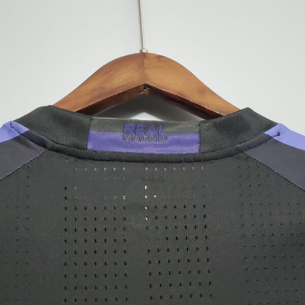 Retro Real Madrid 15/16 Third away - Image 7