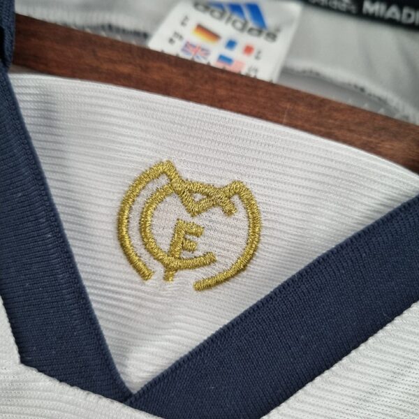 Retro Real Madrid 2000 home - Image 4