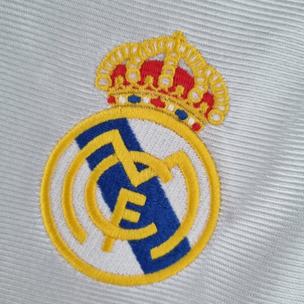 Retro Real Madrid 2000 home - Image 3
