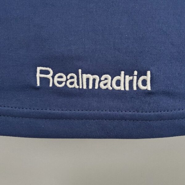 Retro 05/06 Real Madrid Away - Image 8