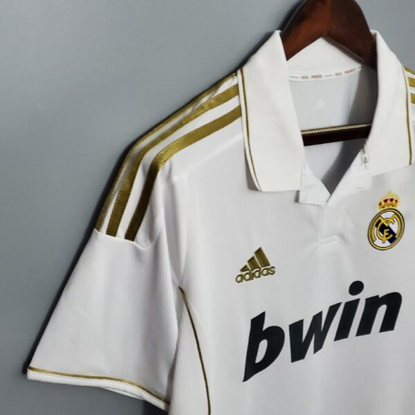 Retro Real Madrid 11/12 home - Image 5