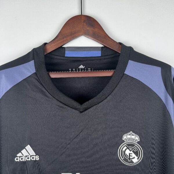 Retro Long Sleeve Real Madrid 16/17 Third Away - Image 7