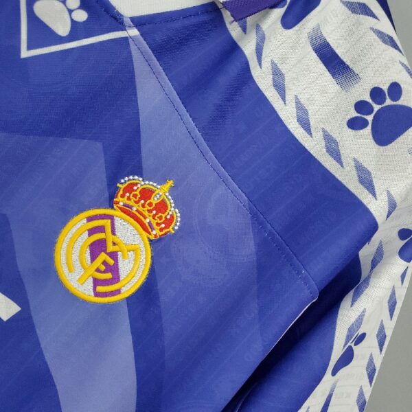 Retro Real Madrid 96/97 away - Image 3