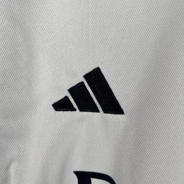 Retro 23/24 Long Sleeve Real Madrid Home - Image 3