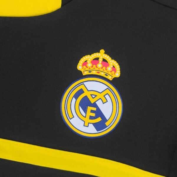 Vintage Real Madrid 11/12 Goalkeeper Black - Image 3