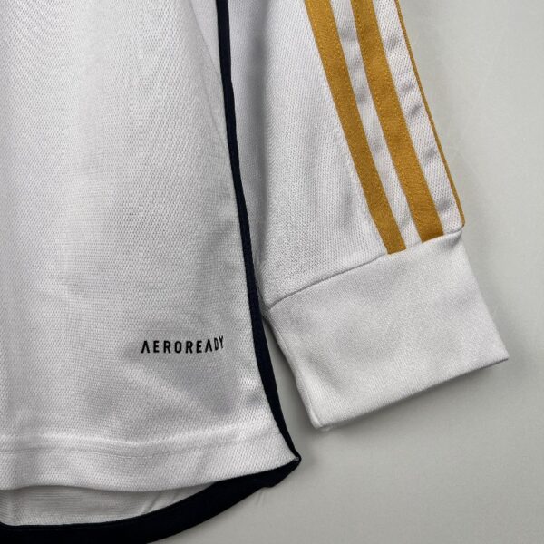 Retro 23/24 Long Sleeve Real Madrid Home - Image 3