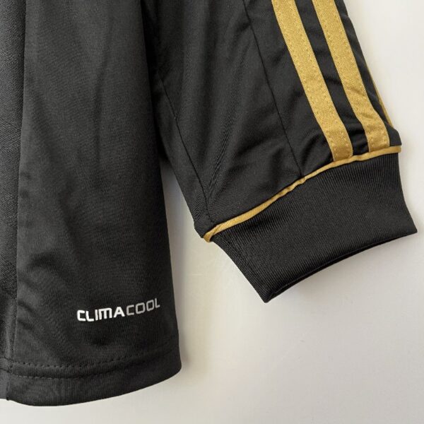Retro Long Sleeve Real Madrid 11/12 Away - Image 5