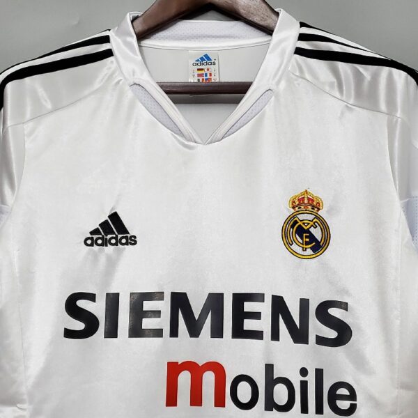 Retro 04/05 Real Madrid home - Image 2