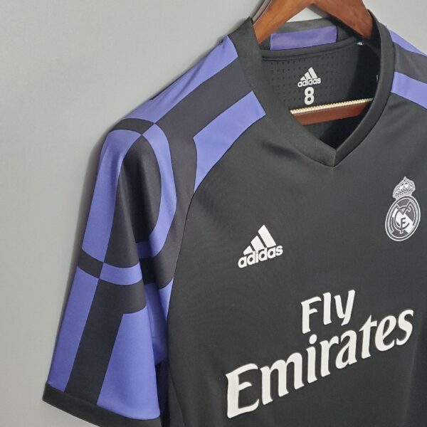 Retro Real Madrid 15/16 Third away - Image 6