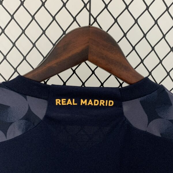 Retro 23/24 Long sleeve Real Madrid away - Image 7