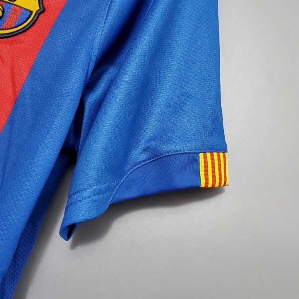 Retro Barcelona 06/07 home - Image 5