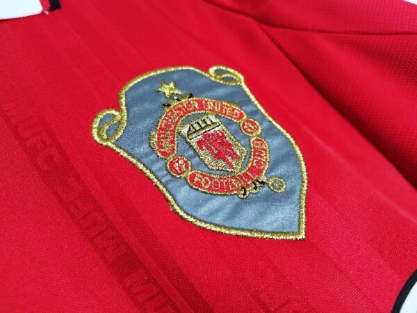 Manchester United 1999/00 home Long Sleeve Retro Soccer Jersey - Image 3