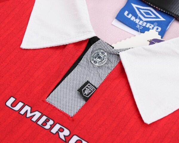 kids Manchester United 1996-97 home Soccer Jersey - Image 3