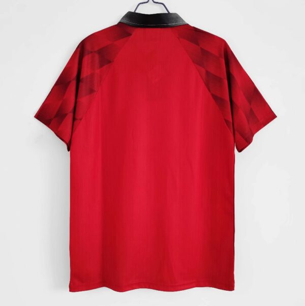Manchester United 1996/97 home Retro Soccer Jersey - Image 2