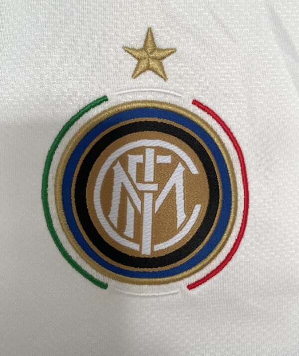 Inter Milan 2009-10 away Retro Soccer Jersey - Image 2