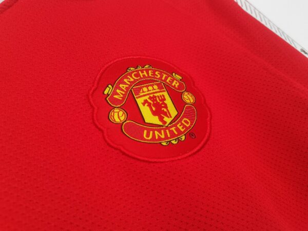 Manchester United 2010/11 home Long Sleeve Retro Soccer Jersey - Image 2